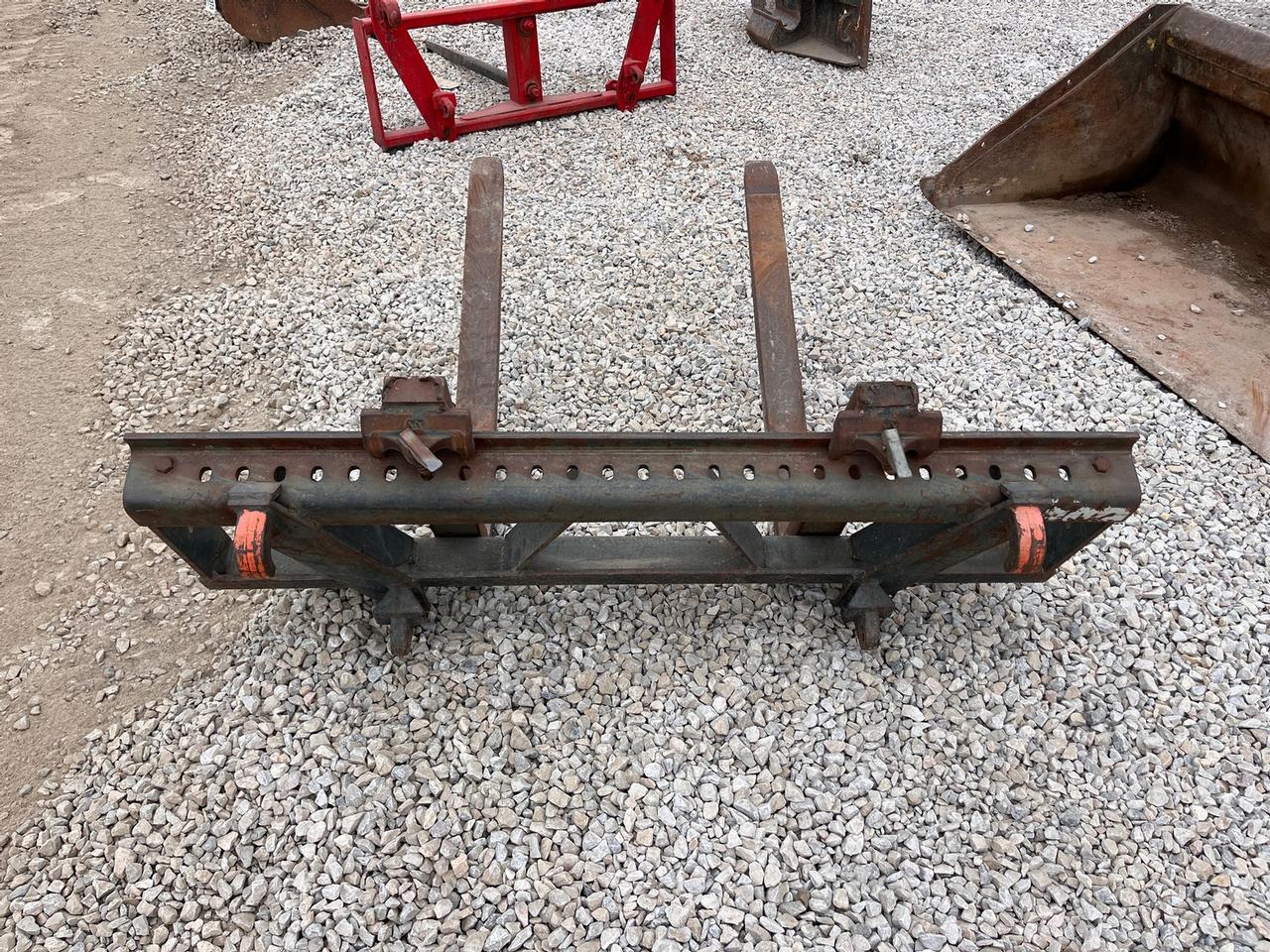 38” Tractor Pallet Forks