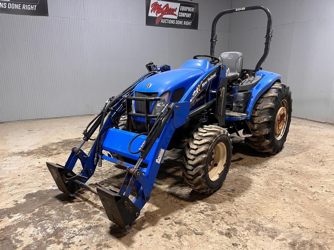 New Holland TC45DA Tractor with Loader