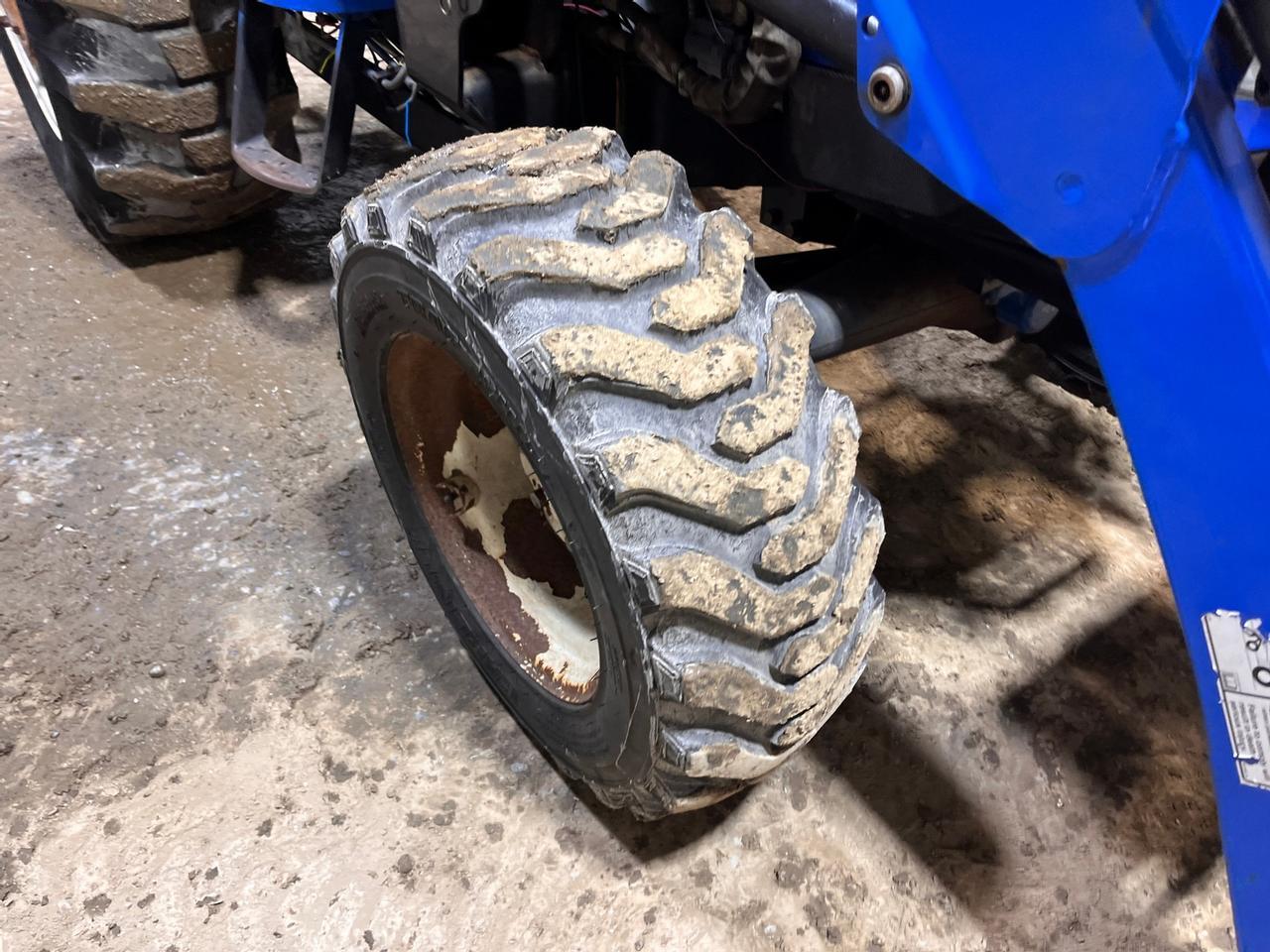 New Holland TC45DA Tractor with Loader