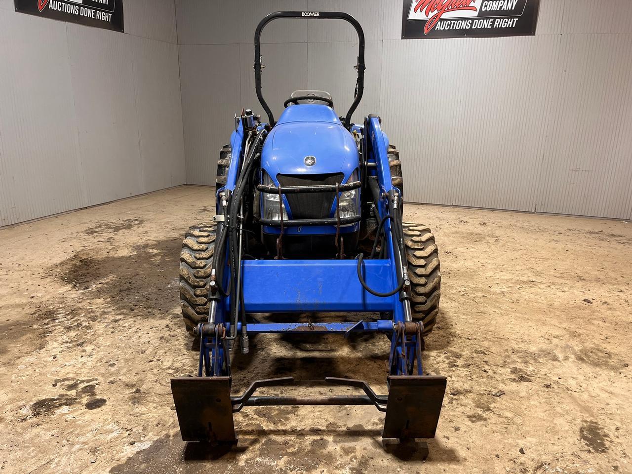 New Holland TC45DA Tractor with Loader