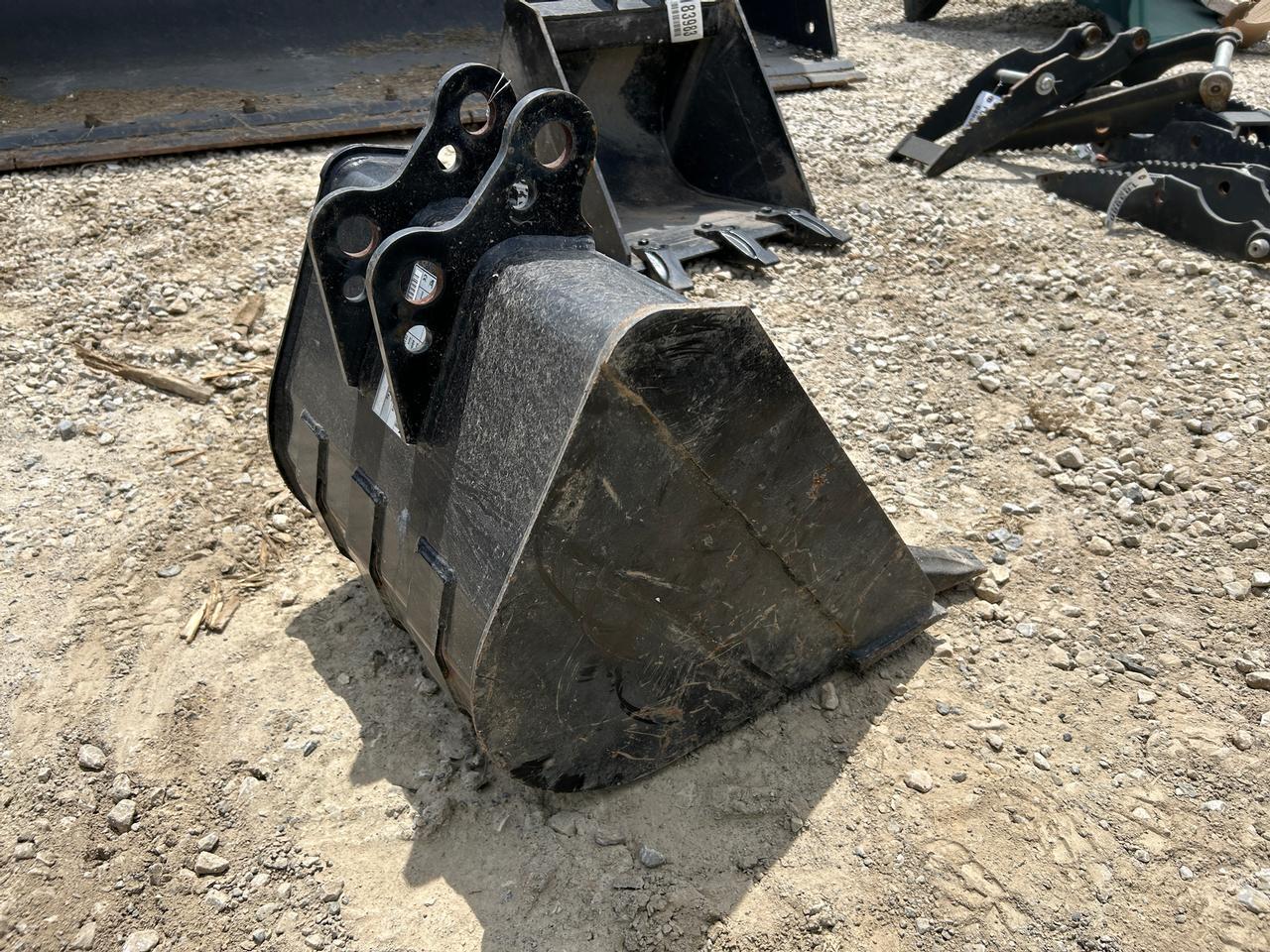 18” Excavator Bucket