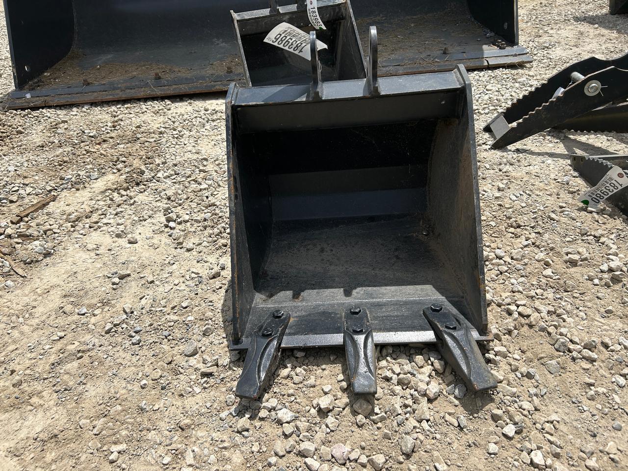 18” Excavator Bucket