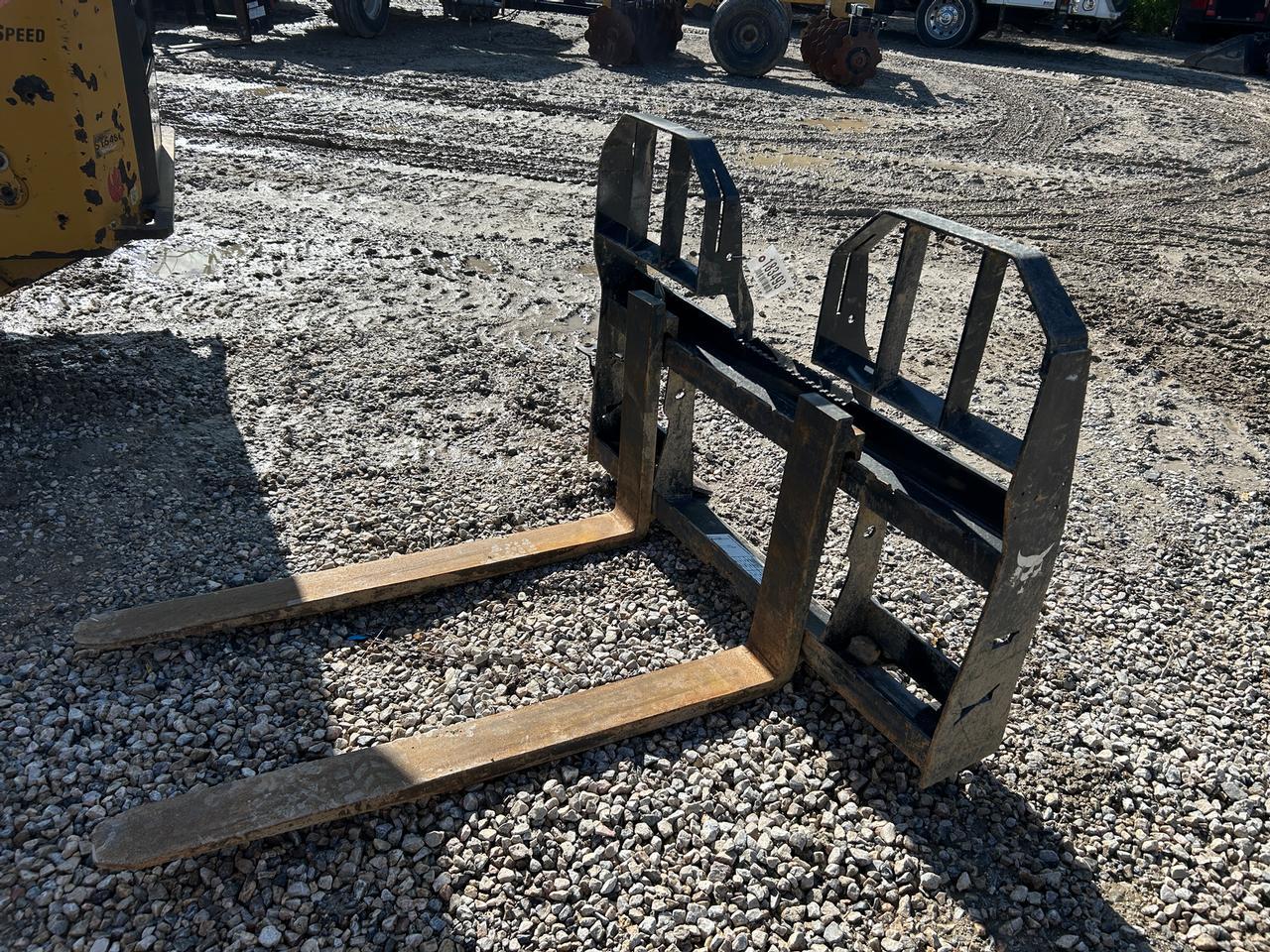 Bobcat Skid Steer Pallet Forks