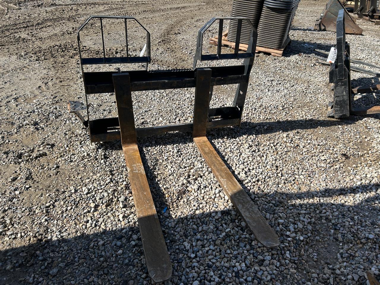 Bobcat Skid Steer Pallet Forks