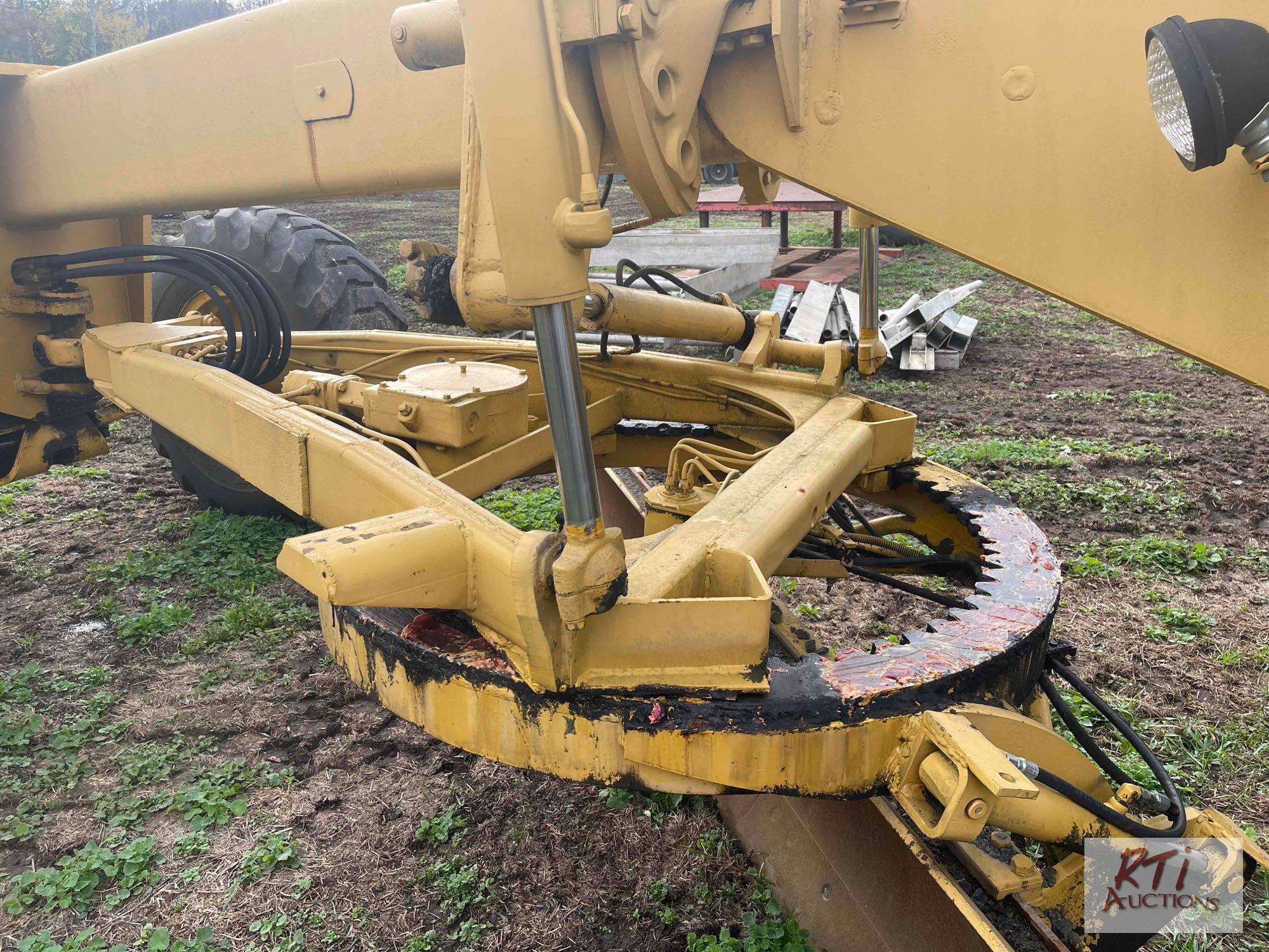 John Deere 570A grader, Runs and operates, 10' moldboard, Front scarifier