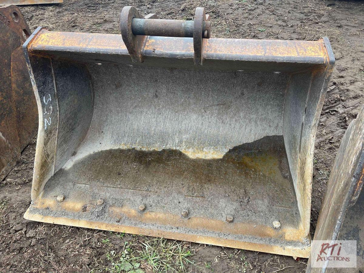 48" clean out bucket