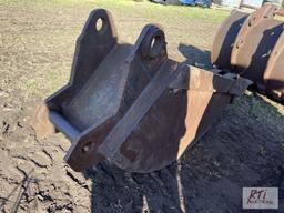 16" digging bucket