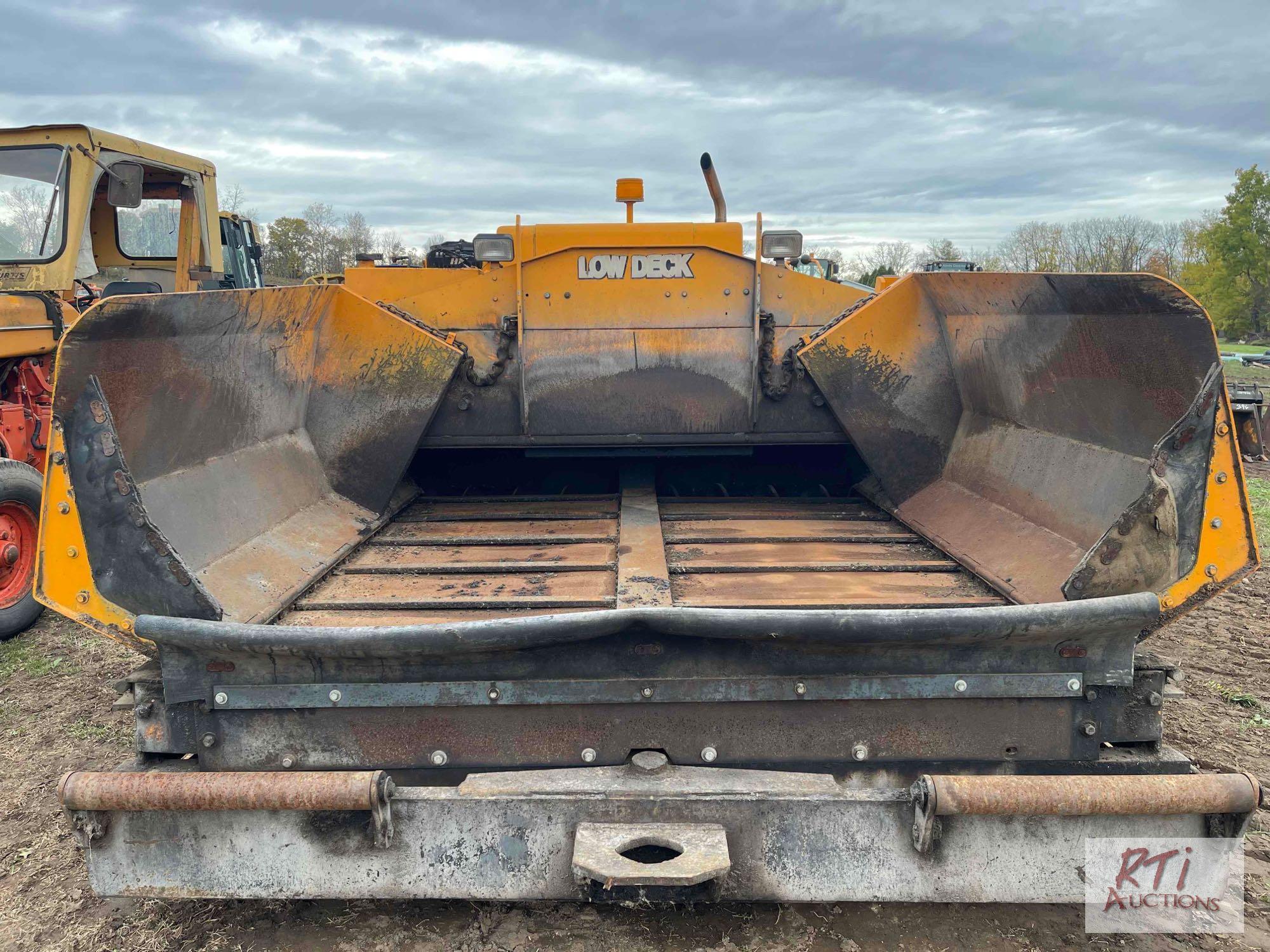 LeeBoy L8500T paver, 1625 hours, Diesel, Legend screed system, 8 1/2ft width, Runs and operates