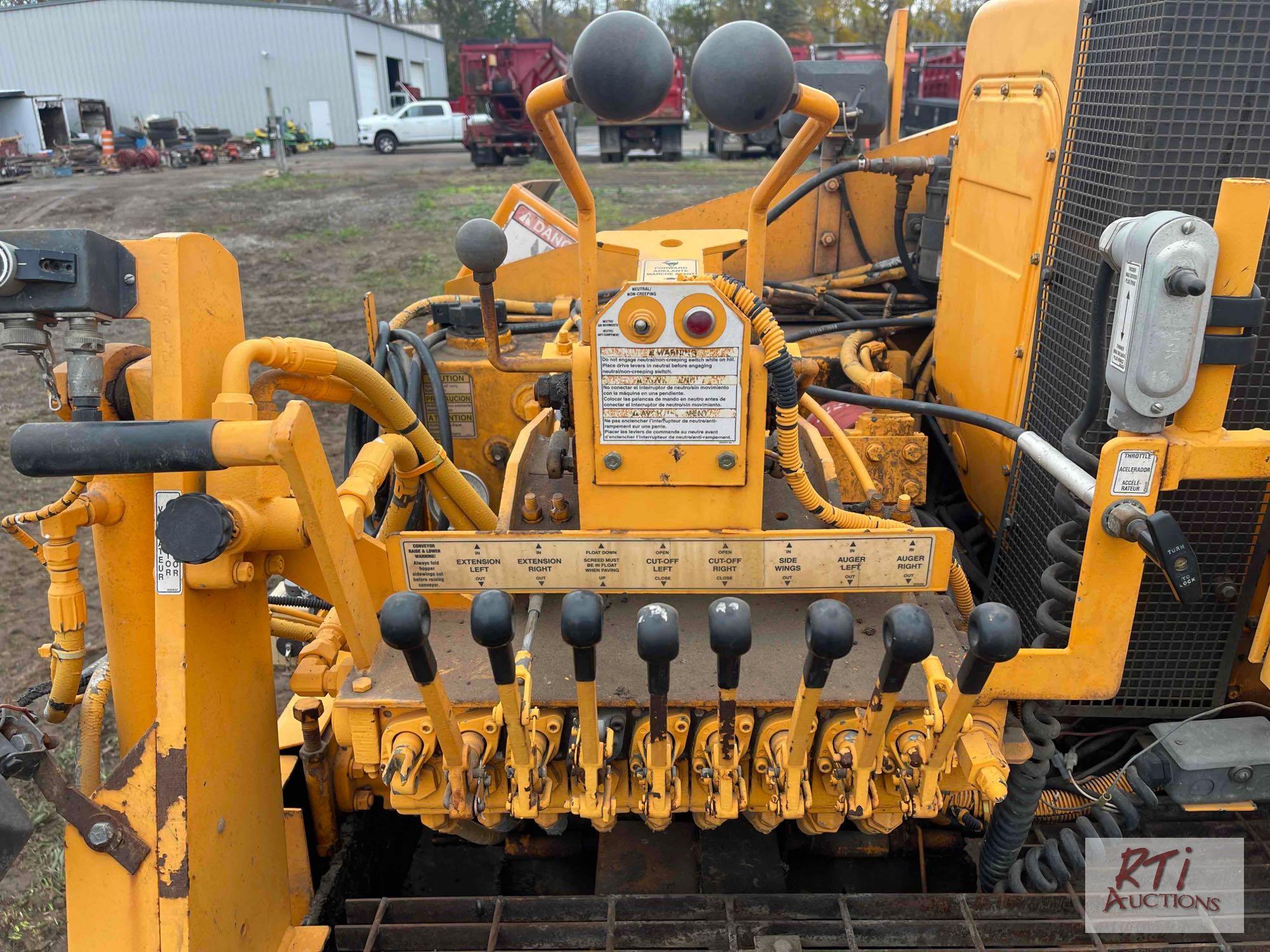 LeeBoy L8500T paver, 1625 hours, Diesel, Legend screed system, 8 1/2ft width, Runs and operates