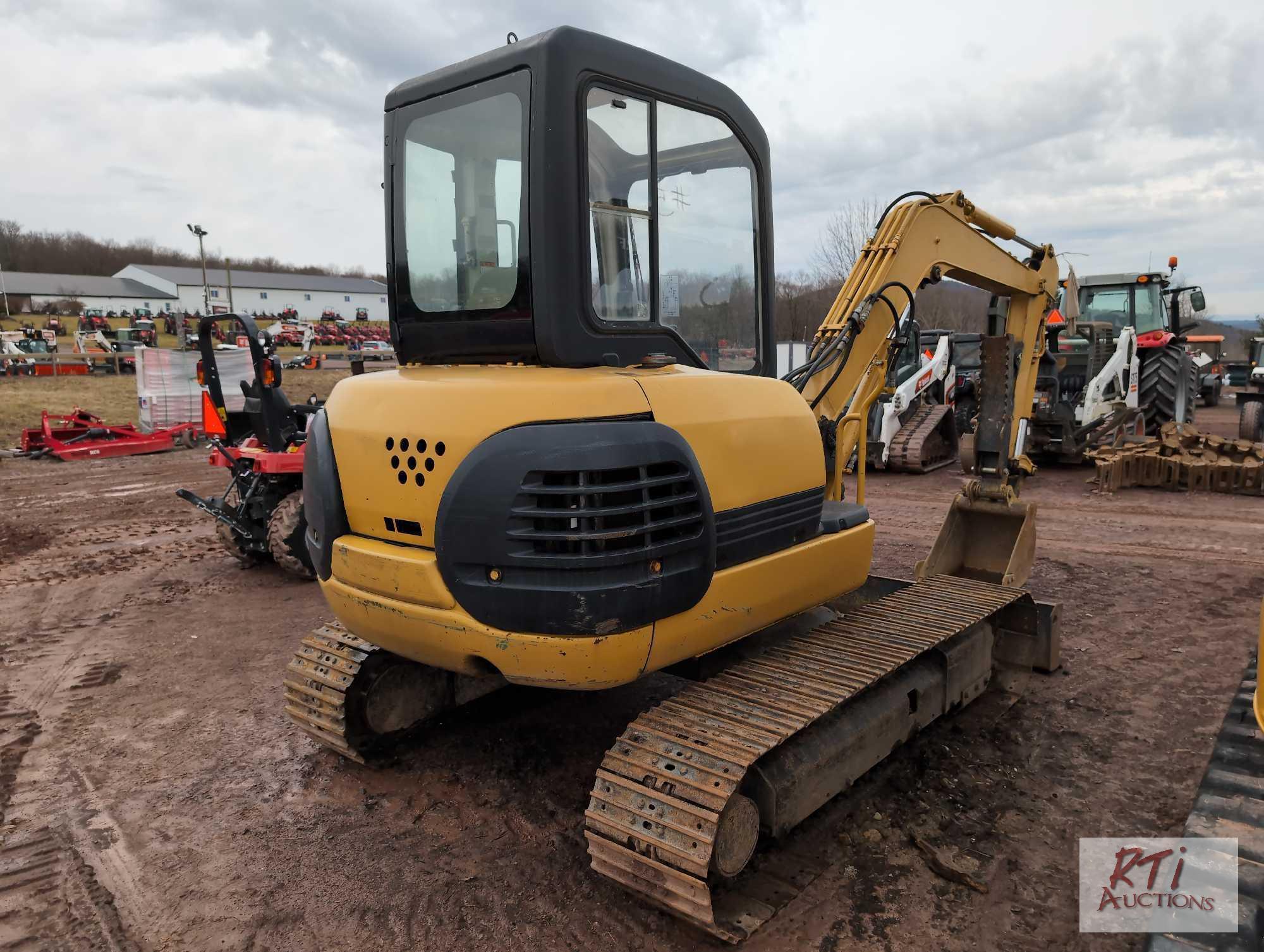 Komatsu PC40R-8 mini excavator, 20in digging bucket, mechanical thumb, backfill blade, cab, 3990