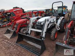 New Bobcat CT2035 tractor, 4WD, loader, open station, 1 hour, SN B4VK12295