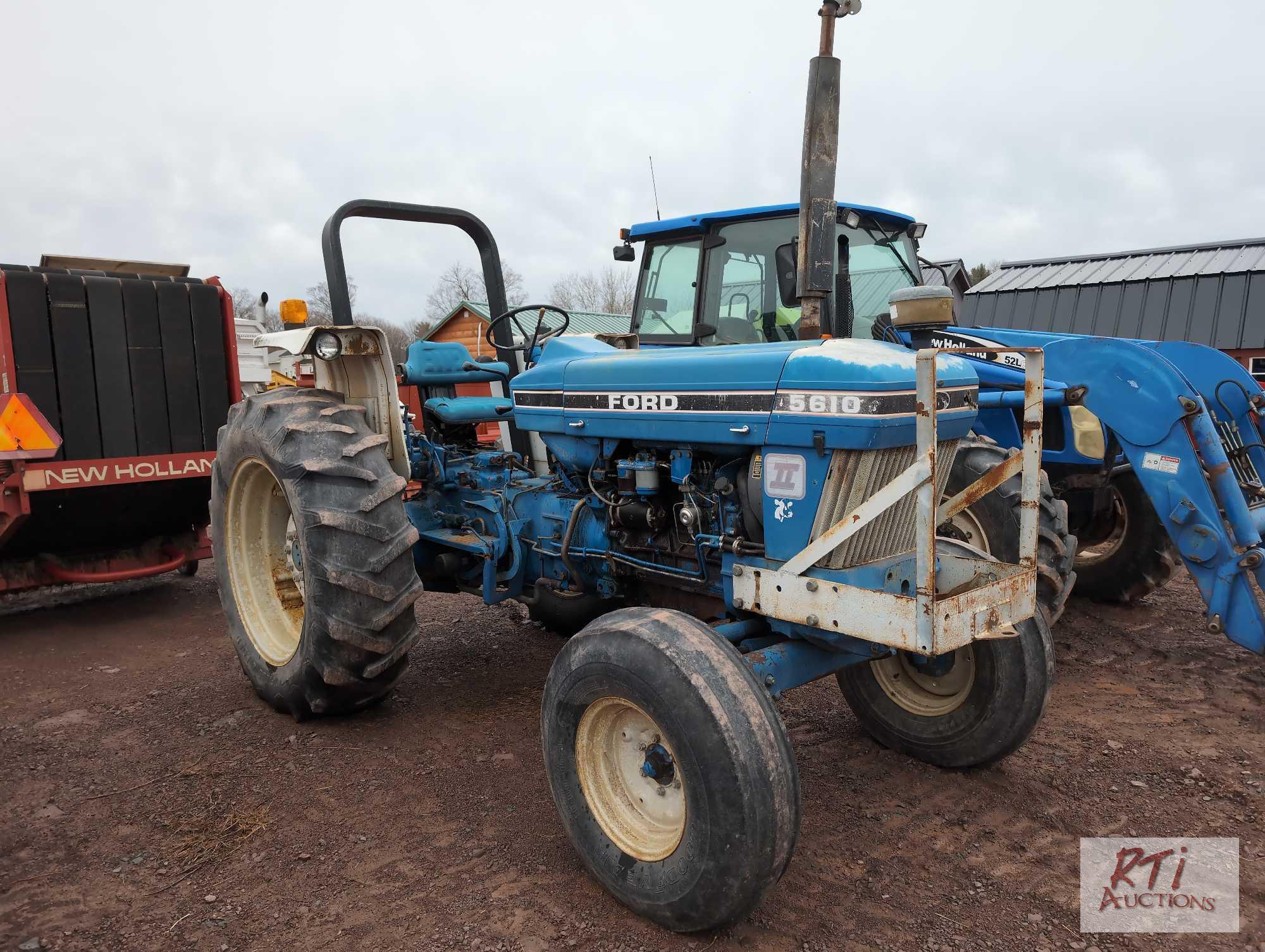 Ford 5610 tractor, 2 remotes, open station