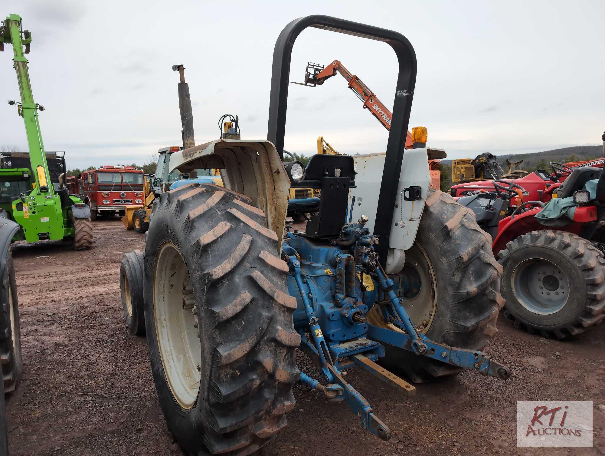 Ford 5610 tractor, 2 remotes, open station