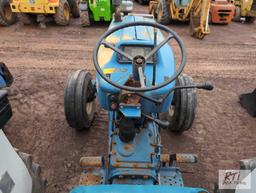 Ford 5610 tractor, 2 remotes, open station