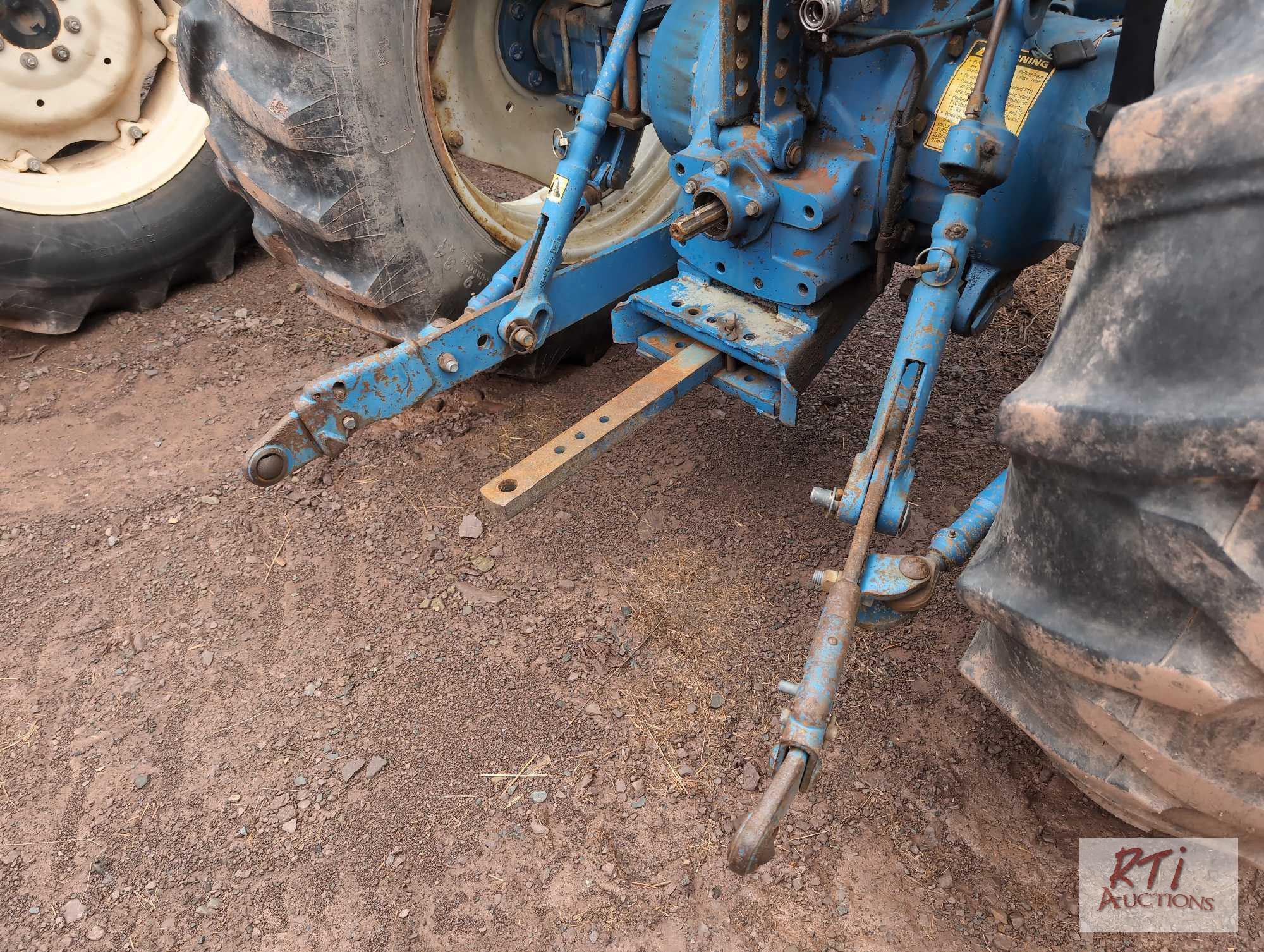 Ford 5610 tractor, 2 remotes, open station