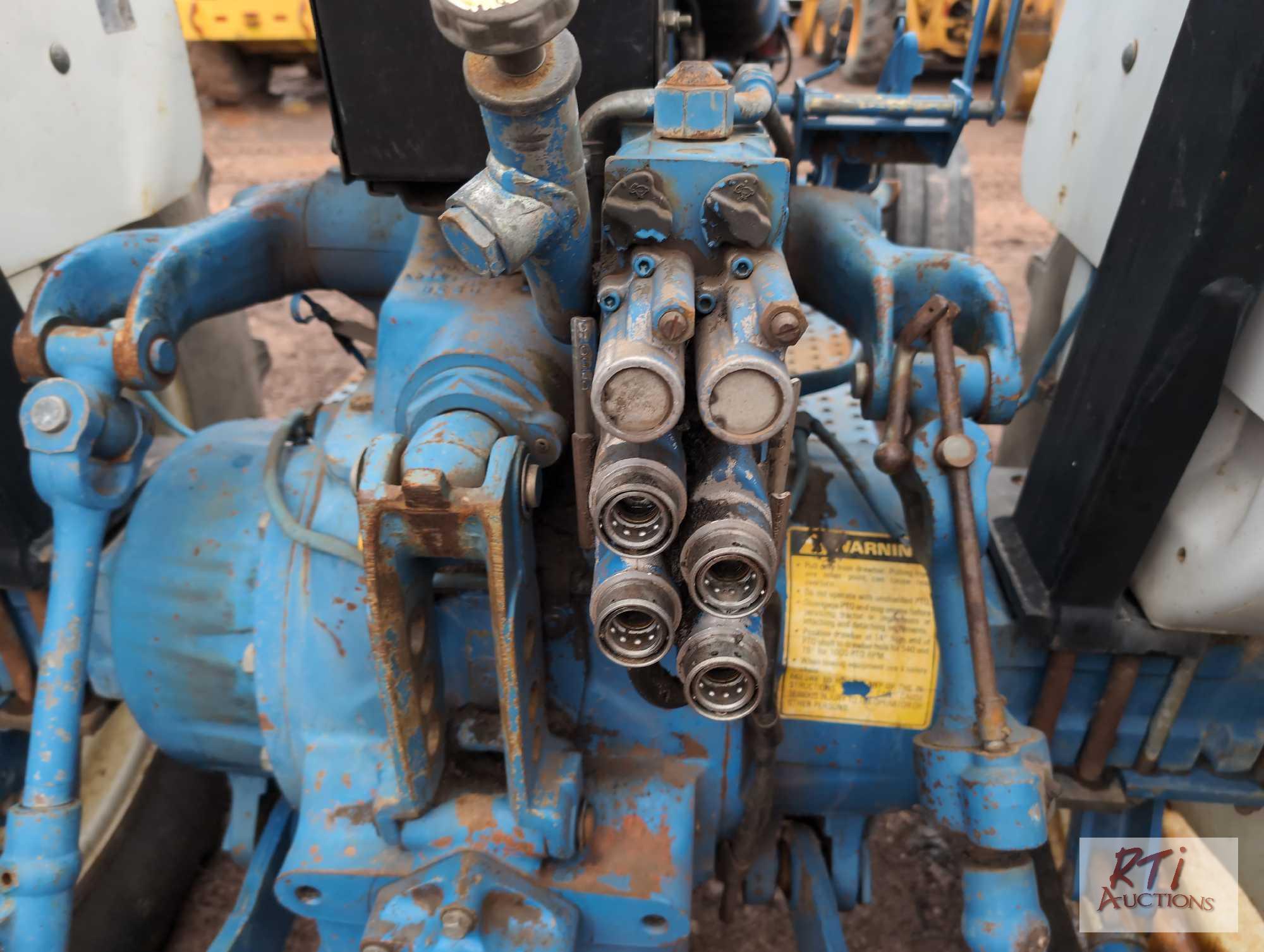 Ford 5610 tractor, 2 remotes, open station