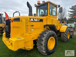 Hyundai HL40-7 rubber tired loader with hydraulic coupler, GP bucket, 20.5/25 tires, enclosed cab,