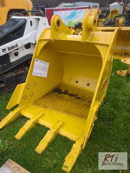 New Teran Bucket 36" (0.55 cu. m) for KOMATSU PC160 70mm Pin with Reinforcement Plates and 5HD Tips,