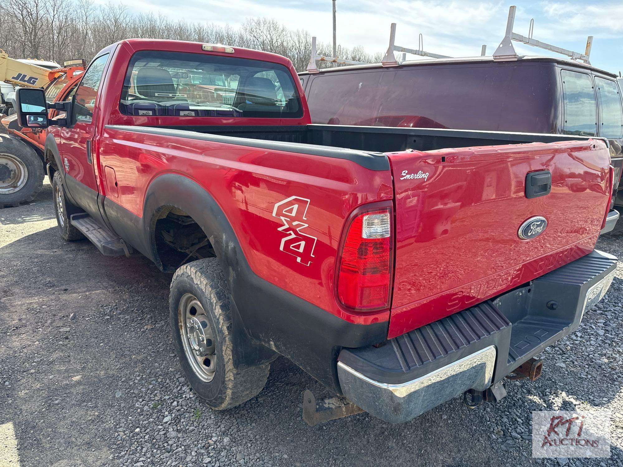 2012 Ford F350 XL pickup, regular cab, 8ft box, 4WD, auxiliary switches, Diesel, 138K,