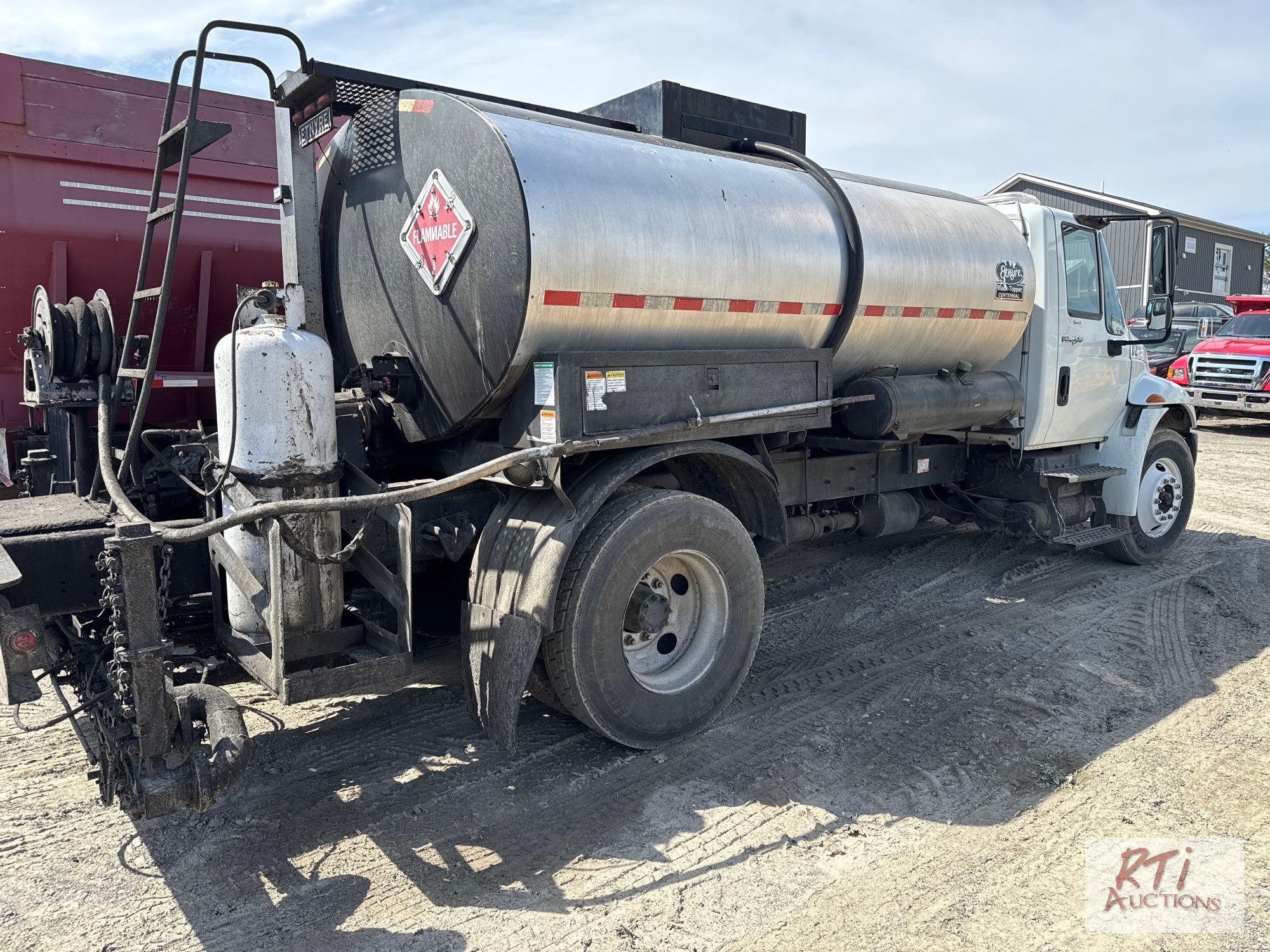 2010 International Durastar single axle tar truck with Etnyre Black Topper Sentennial body, rear