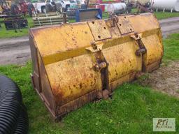 Pin on wheel loader bucket