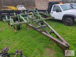 John Deere 1600 chisel plow, 12 shank