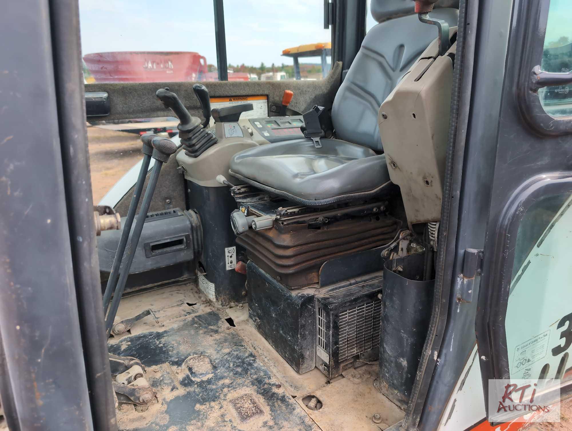 2005 Bobcat 334 excavator, cab, coupler, hydraulic thumb, 2287 hrs