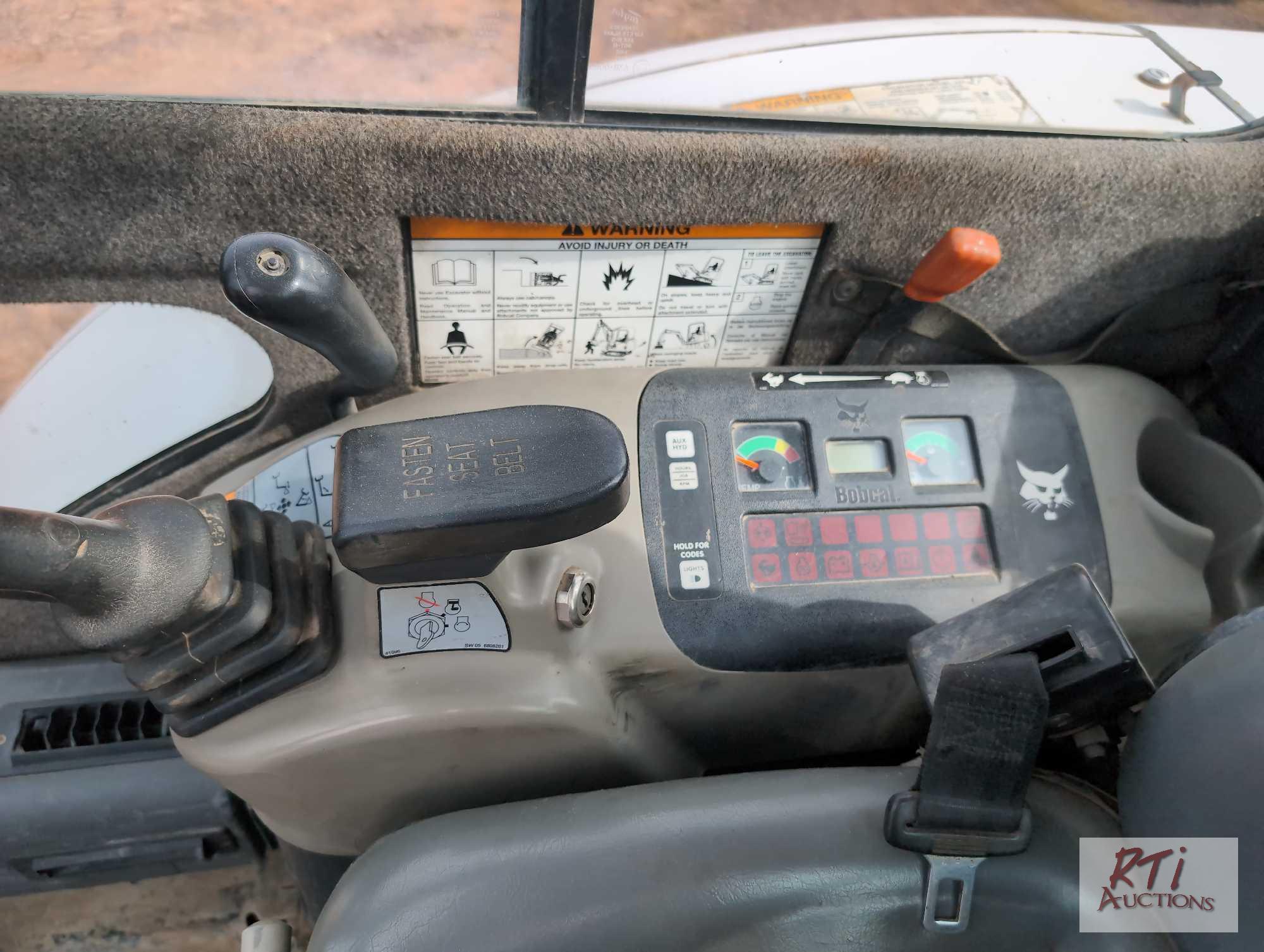 2005 Bobcat 334 excavator, cab, coupler, hydraulic thumb, 2287 hrs