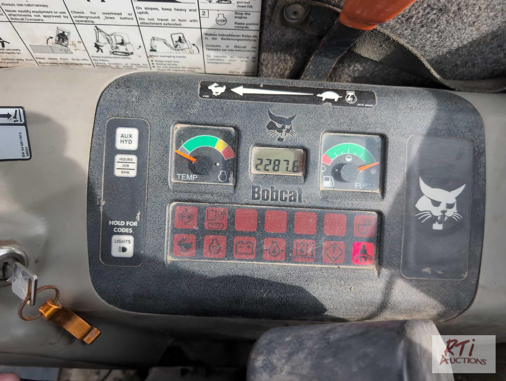 2005 Bobcat 334 excavator, cab, coupler, hydraulic thumb, 2287 hrs