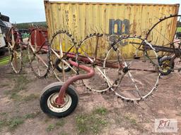 New Idea 404 wheel rake
