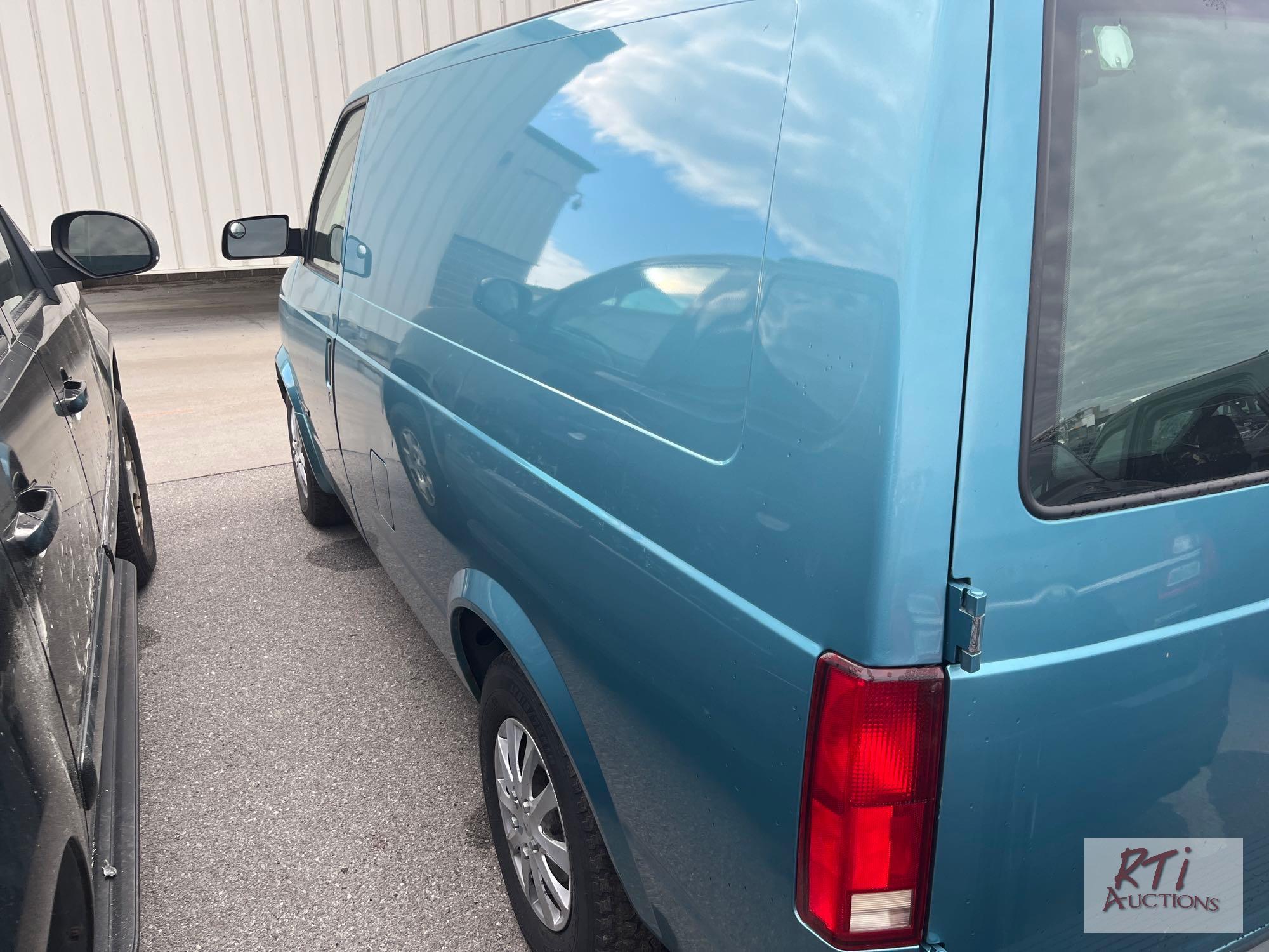 1996 Chevy Astro Van, A/C, 47,916 miles, custom rear upholstery, VIN:1GCDM19W7TB113634, Title Delay
