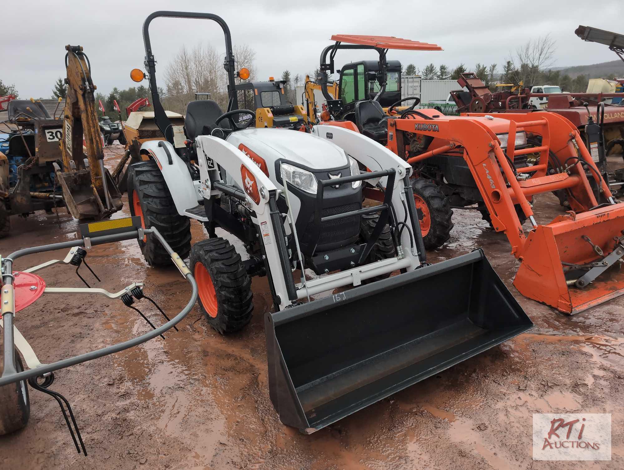 New Bobcat CT2025 4WD compact diesel tractor with front end loader, S/N B5AD11801