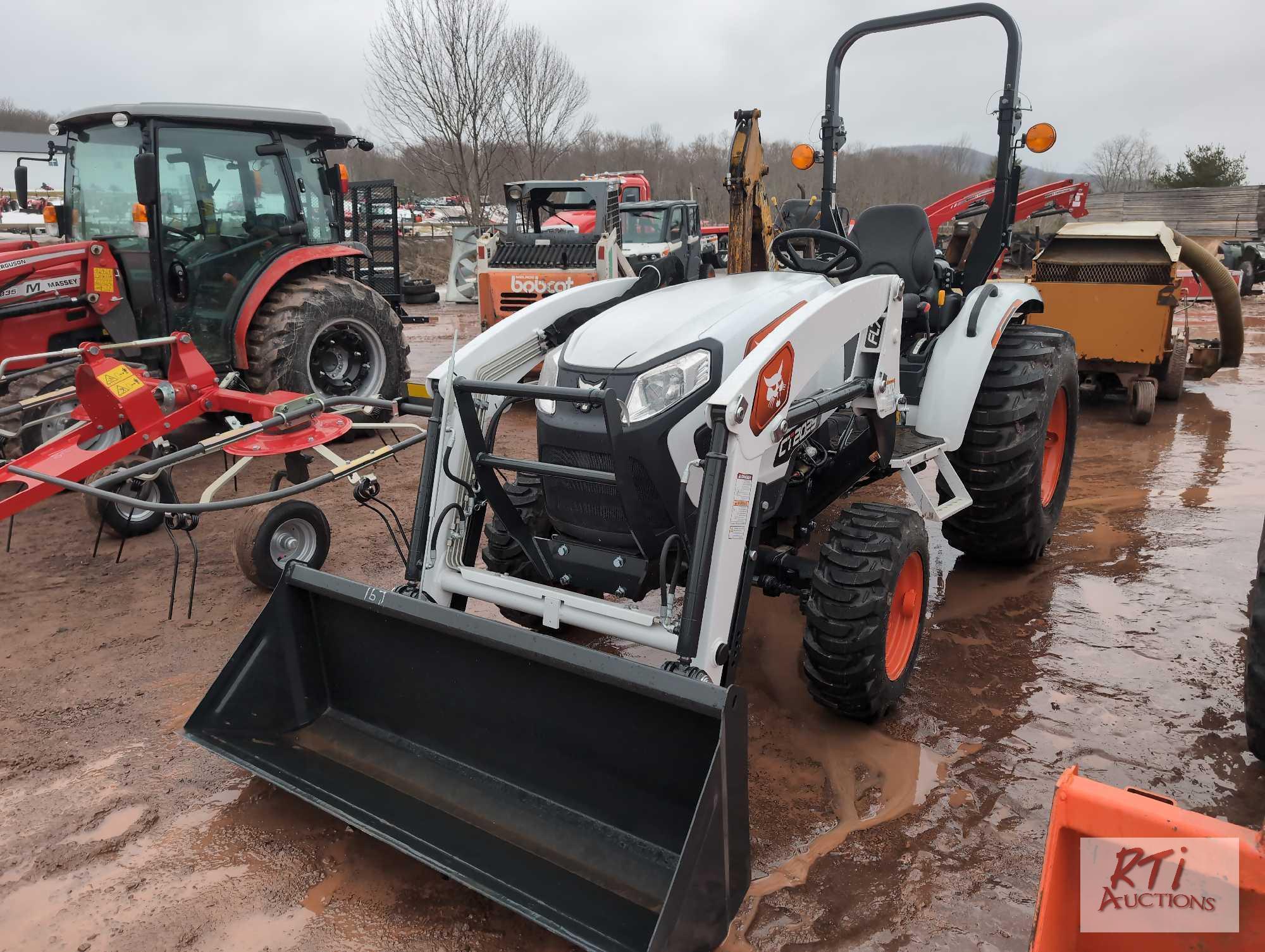New Bobcat CT2025 4WD compact diesel tractor with front end loader, S/N B5AD11801