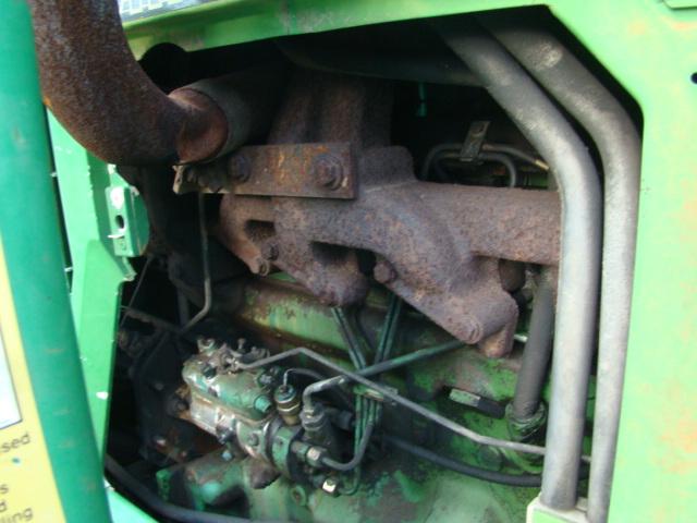 6300 JOHN DEERE TRACTOR W/ 620 LOADER AND BUCKET
