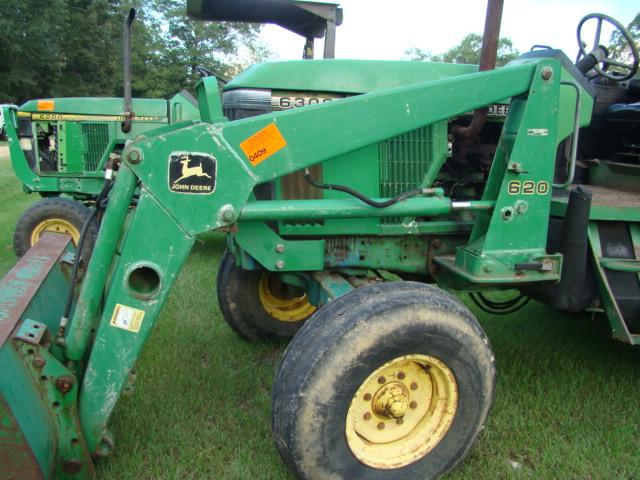 6300 JOHN DEERE TRACTOR W/ 620 LOADER AND BUCKET