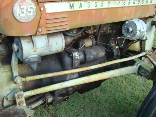 MASSEY FERGUSON 135 TRACTOR