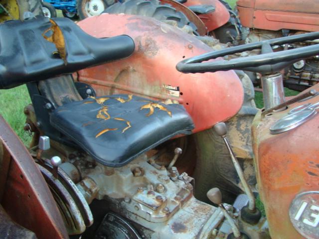 MASSEY FERGUSON 135 TRACTOR