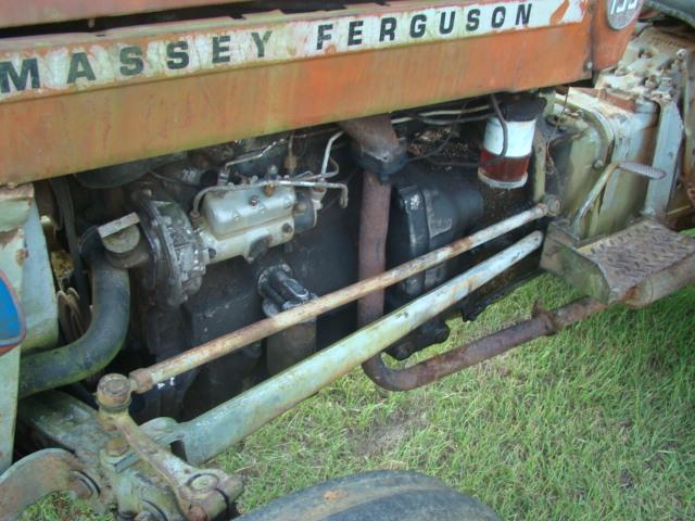 MASSEY FERGUSON 135 TRACTOR