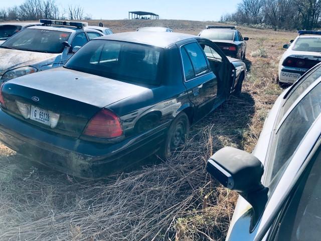 (INOP) (T) 2004 FORD CROWN VICTORIA