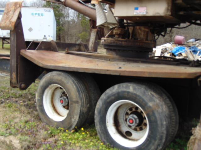 BARKO 160 KNUCKLE BOOM LOG LOADER