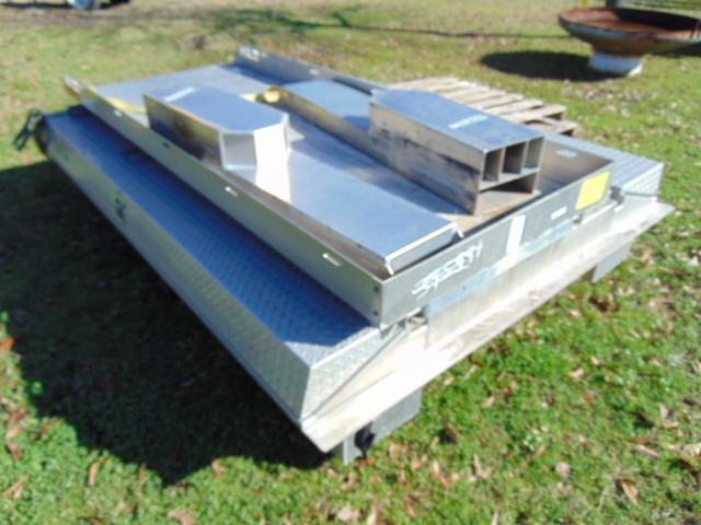 ALUMINUM TRUCK TOOL BOX