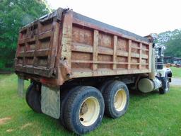 (T) 1996 MACK RD6886 C674 DUMP TRUCK