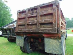 (T) 1996 MACK RD6886 C674 DUMP TRUCK