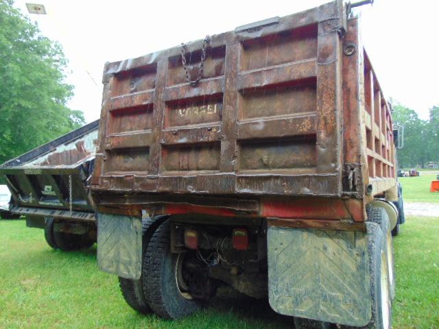 (T) 1996 MACK RD6886 C674 DUMP TRUCK