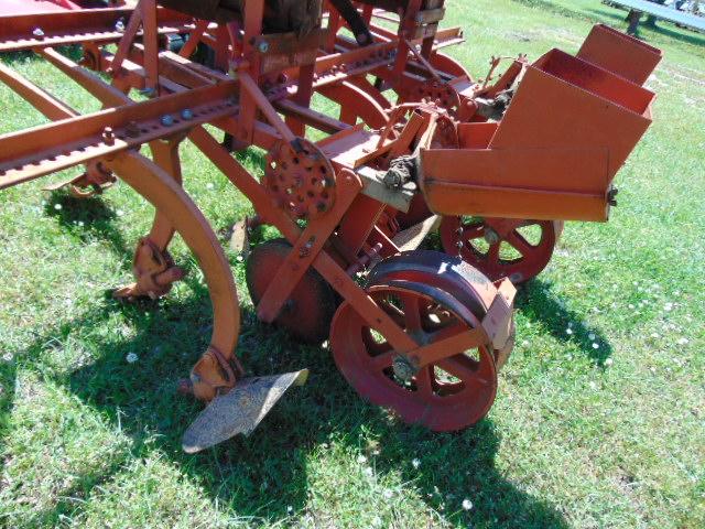 2 ROW COVINGTON PLANTER