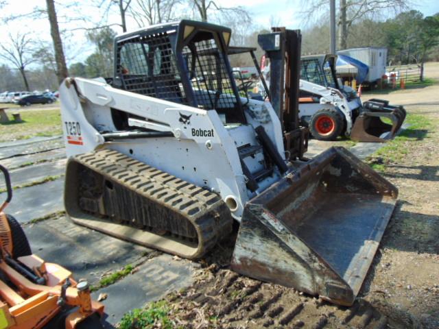 BOBCAT T250 TURBO SKID STEER
