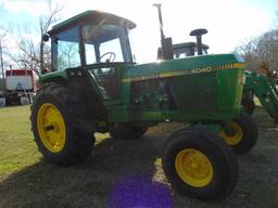 4040 JOHN DEERE TRACTOR