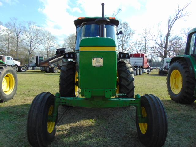 4040 JOHN DEERE TRACTOR