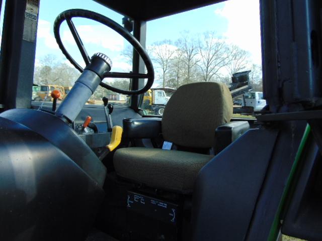 4040 JOHN DEERE TRACTOR