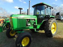 4040 JOHN DEERE TRACTOR